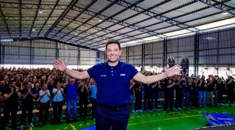 Gazin bate recorde de R$ 11 bilhões e anuncia 14º salário