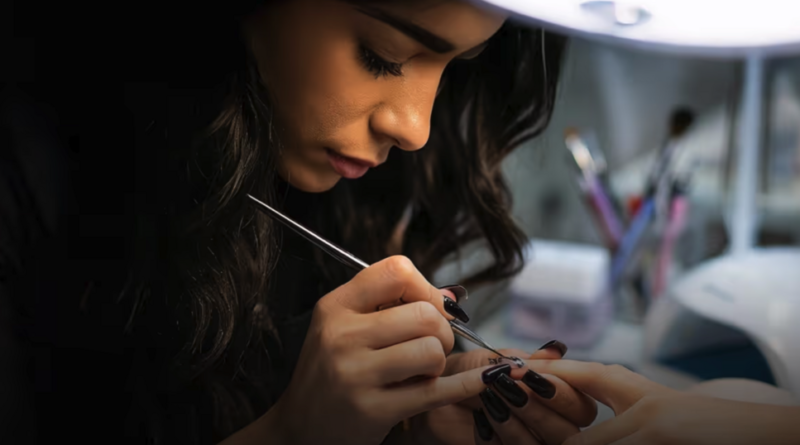 InfinitePay lança curso grátis para capacitar manicures