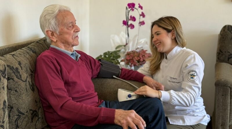 Quedas em casa lideram internações de idosos no Brasil