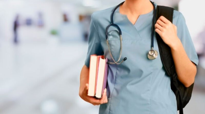 MEC revoga edital de expansão de vagas em cursos de Medicina