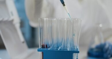 Uso de escovas técnicas em laboratórios integra protocolos de higienização