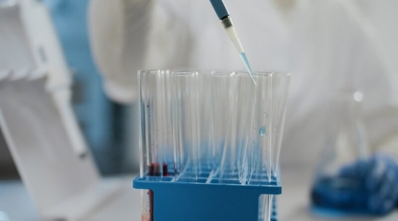 Uso de escovas técnicas em laboratórios integra protocolos de higienização