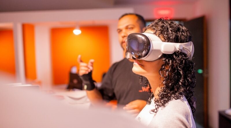 Vozes Futuras capacita mil jovens em habilidades digitais