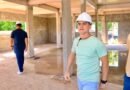 David Almeida vistoria obras estratégicas da saúde no bairro Aleixo