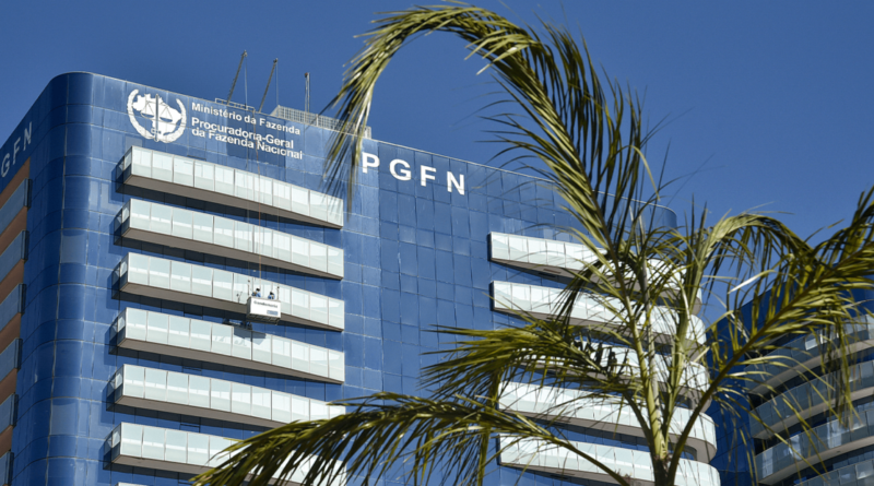 Lei endurece regras fiscais em meio a recorde de arrecadação