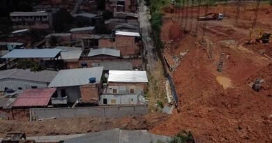 Defensoria realiza audiência para tratar sobre deslizamento de terra que atingiu sete casas no Tarumã