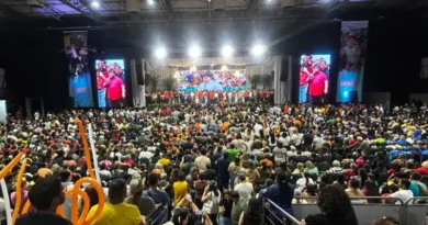 Multidão marca lançamento de pré-candidatura de David Almeida ao Governo do Amazonas