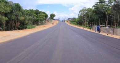 Prefeitura de Manaus cria nova via na zona Norte e amplia alternativas de tráfego com aplicação de 480 toneladas de asfalto