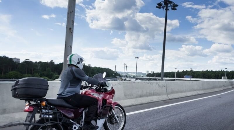 Moura lista erros na manutenção da bateria para motos