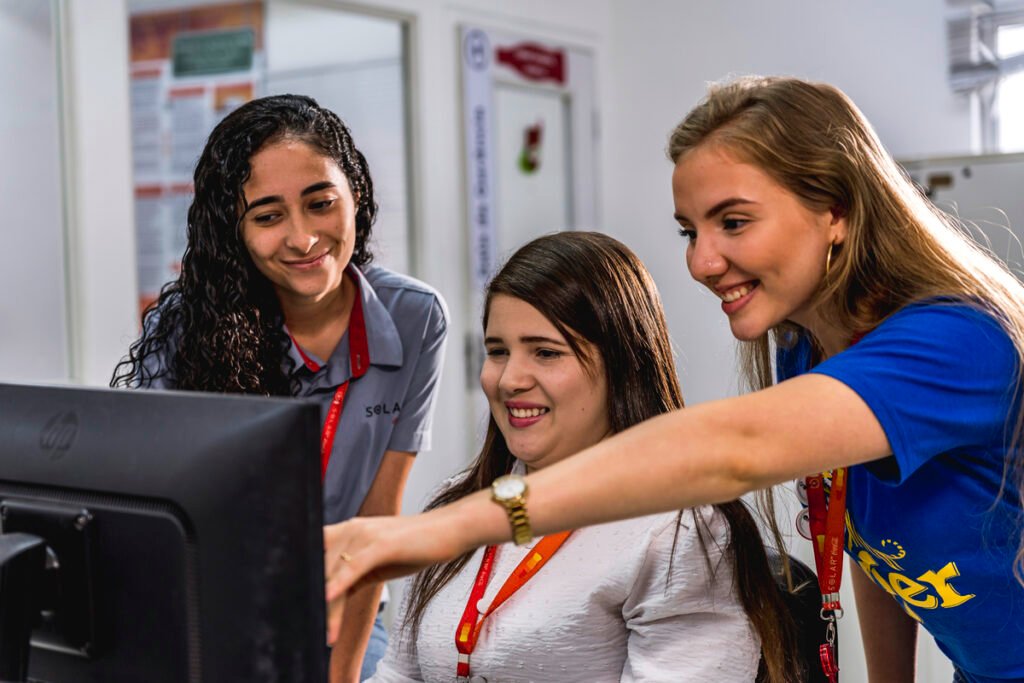 Empresas investem na retenção de mulheres