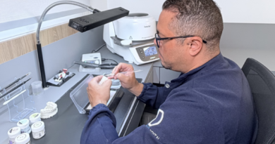 Demanda por sorriso natural muda laboratórios de prótese