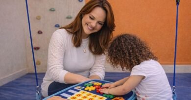 Psicóloga cria kits terapêuticos para suporte ao autismo