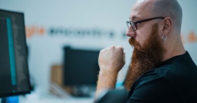 IA executa tarefas e reposiciona papéis em tecnologia