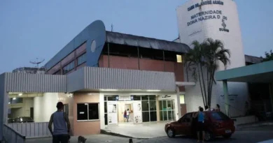 Jovem dá à luz em recepção de maternidade e caso termina com exoneração de diretoria em Manaus