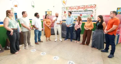 Prefeitura de Manaus entrega 100 caminhas empilháveis para creche na zona Norte