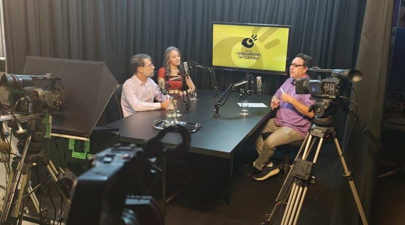 Podcast Observatório da Cultura chega à TV e ao rádio