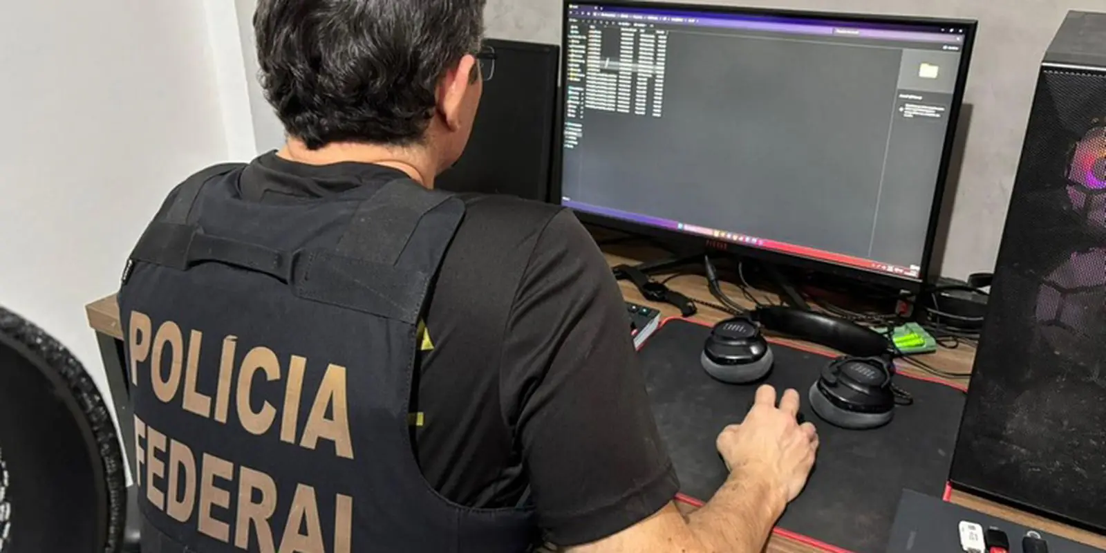 Polícia Federal deflagra operação contra divulgação de conteúdo racista nas redes sociais