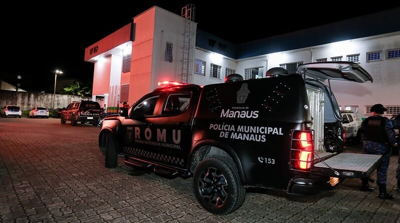Guardas da Romu impedem assalto a ônibus da linha 130 e prendem suspeitos em Manaus