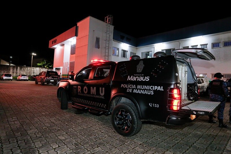 Guardas da Romu impedem assalto a ônibus da linha 130 e prendem suspeitos em Manaus