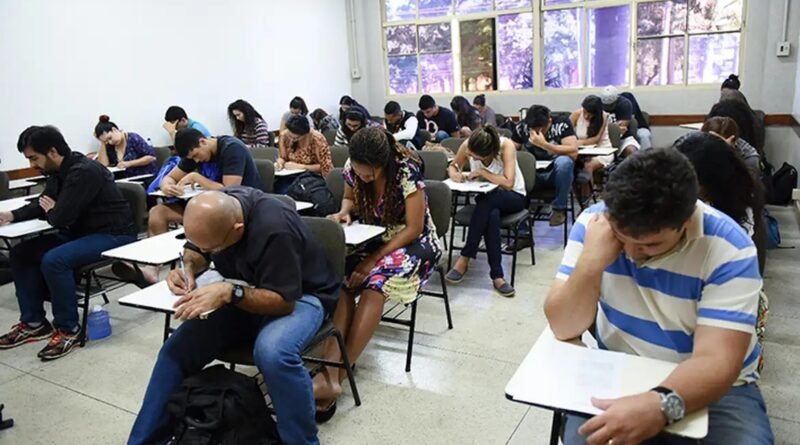 Encceja 2026: inscrições terminam nesta sexta-feira; veja como participar
