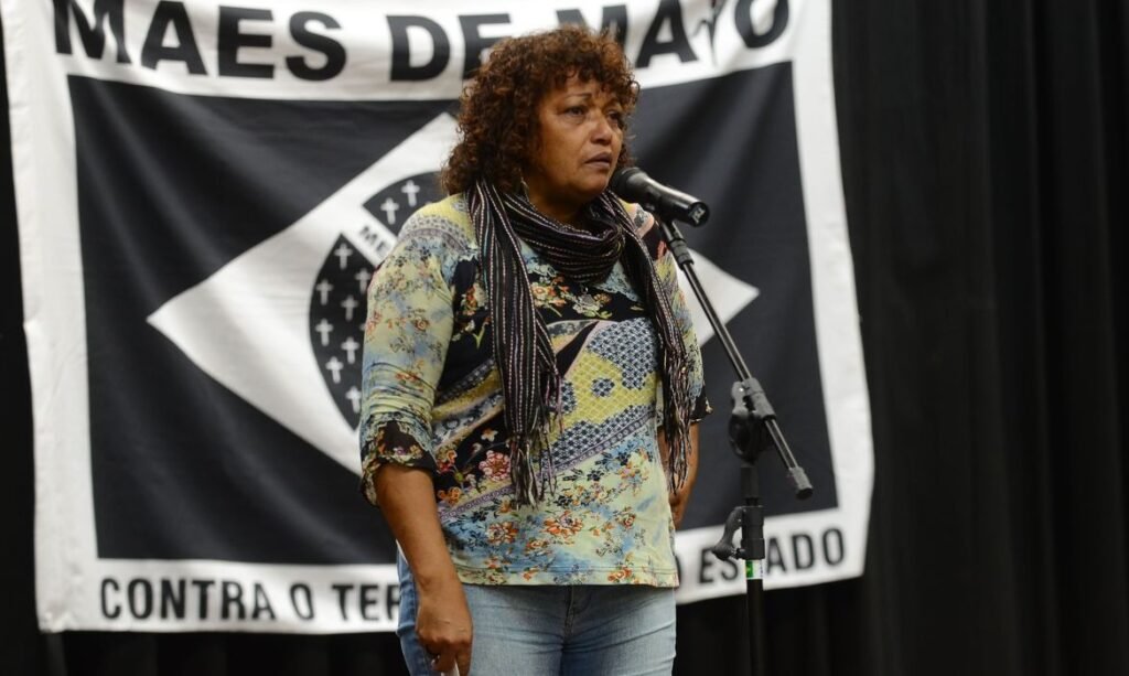 Crimes de Maio: Tribunal Popular julga simbolicamente violência policial e cobra responsabilização