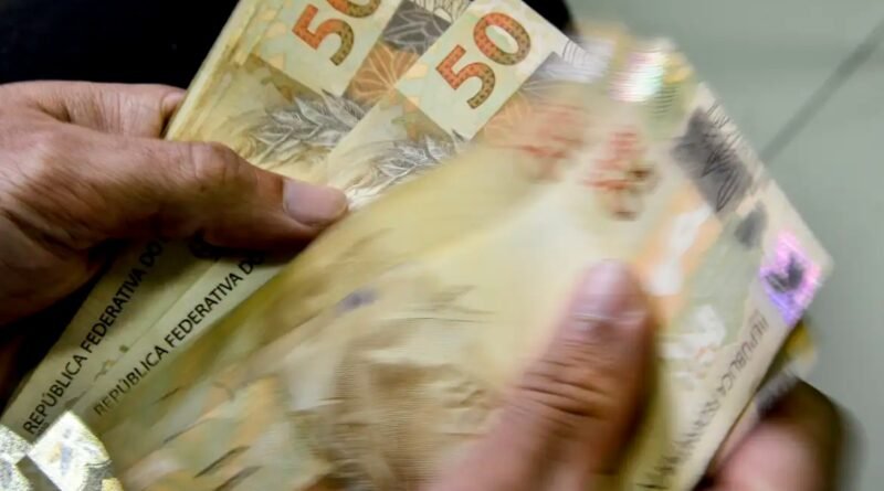Caixa começa a pagar Bolsa Família de maio para 19 milhões de famílias