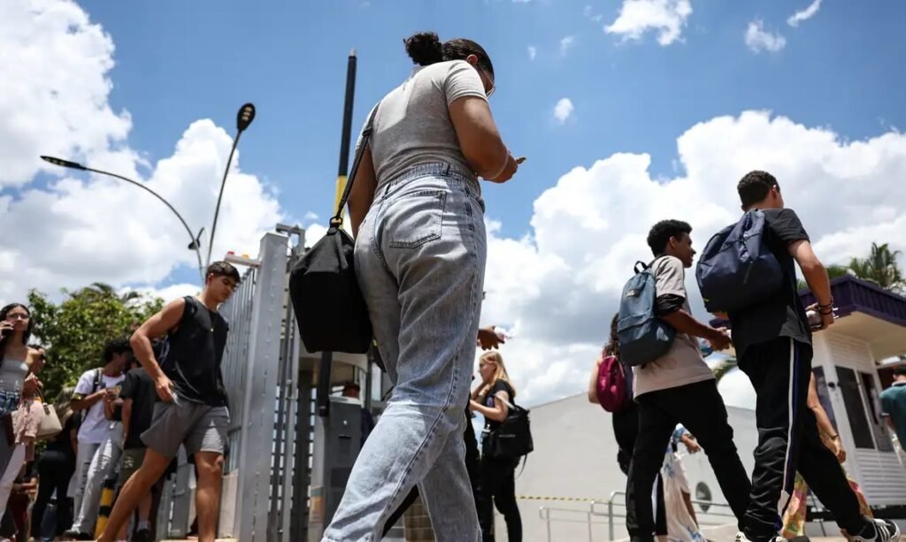 Fies 2026: MEC convoca lista de espera e define prazos