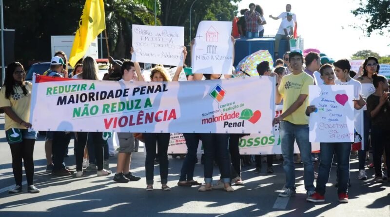 CCJ retoma debate sobre redução da maioridade penal de 18 para 16 anos