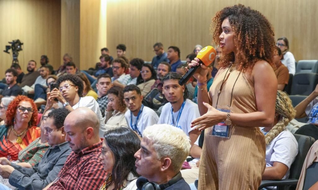 Simpósio discute futuro da mídia sonora e rádio no Brasil
