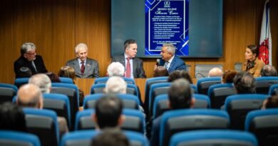 Instituto Carlos Chagas realiza sessão solene com homenagem