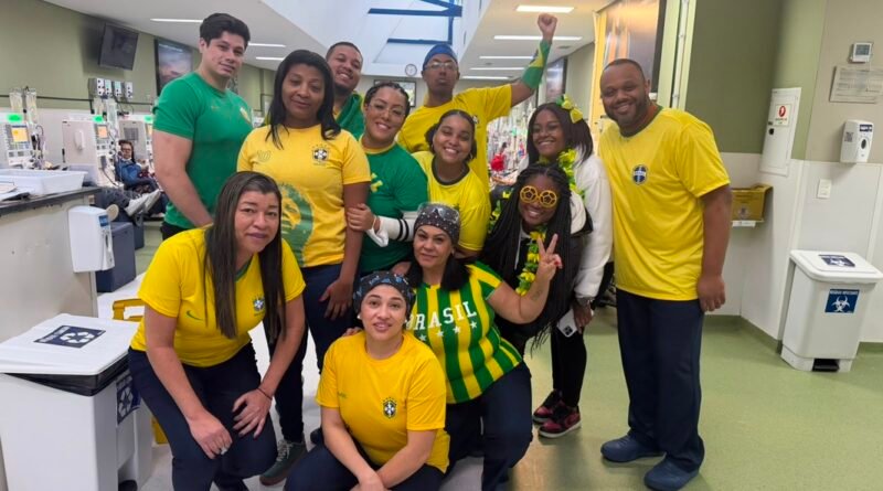 Pacientes renais torcem pro Brasil enquanto fazem tratamento