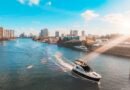 Agência oferece passeios de barco para turistas em Miami