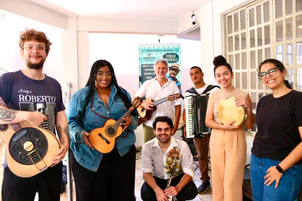 Tenor Chorão leva choro brasileiro gratuito a Arniqueira
