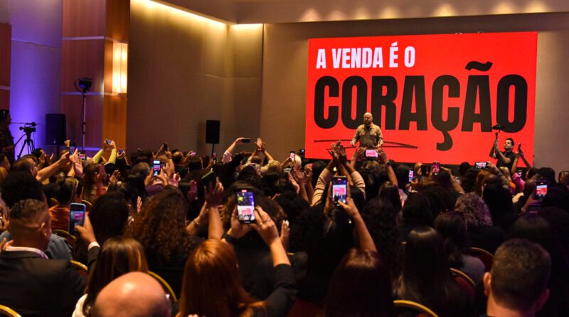 Empresas ampliam investimentos em treinamento de vendas