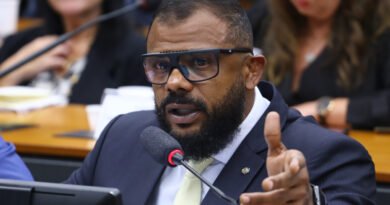 De faixa-preta a deputado: a vida de Da Cunha em videogame