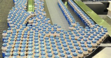 Yakult 40 light completa 10 anos de mercado