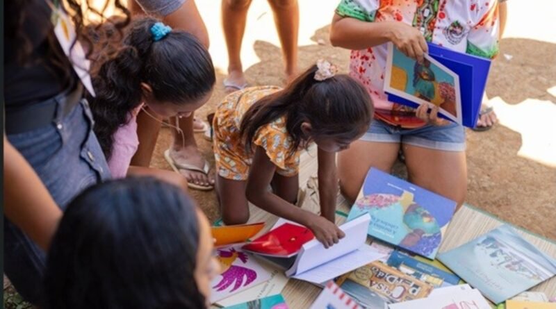 Férias transformam leitura em brincadeira e conexão