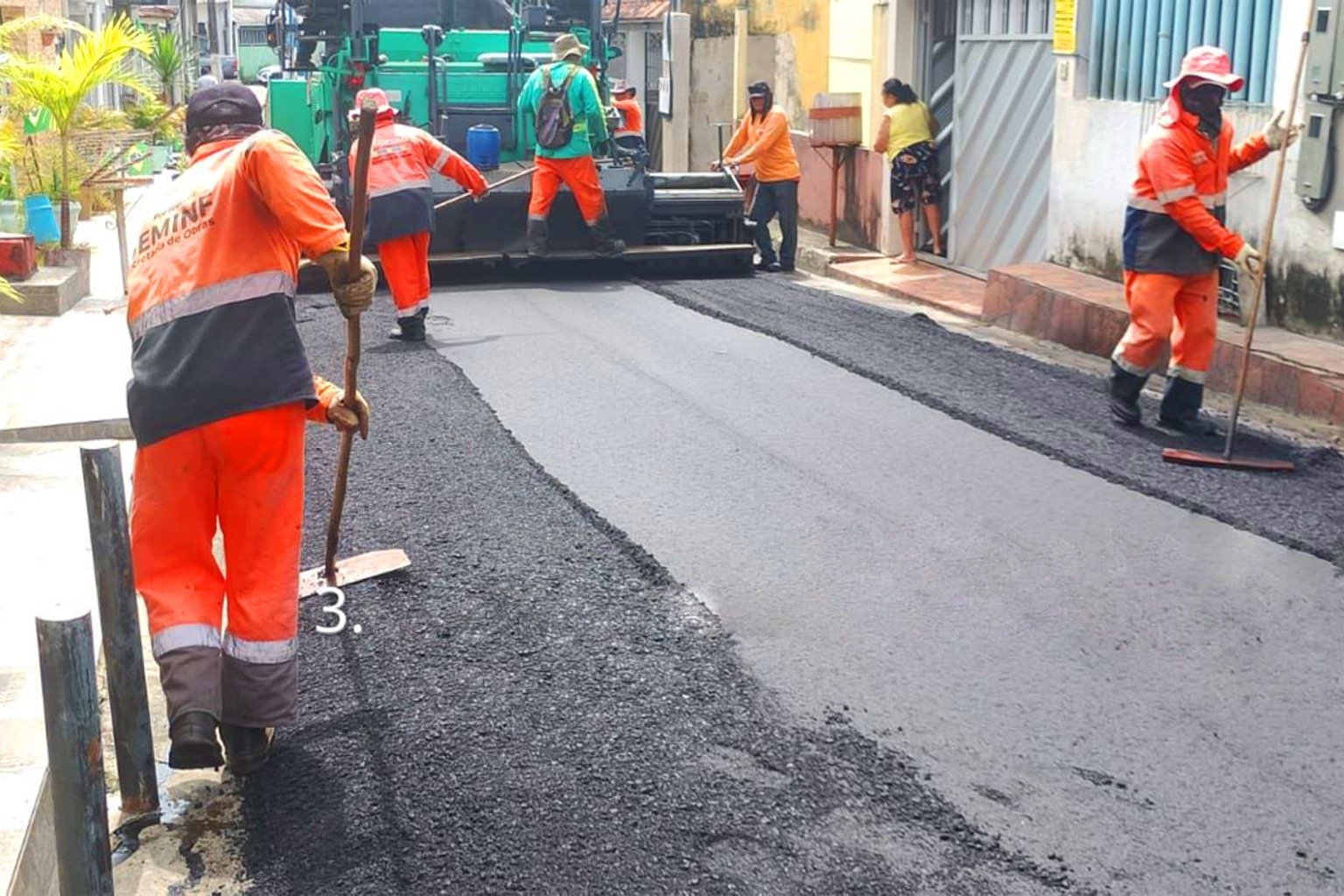 Prefeitura de Manaus conclui recapeamento da rua São Félix, no Parque 10, e reforça melhorias na infraestrutura viária