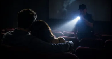 Adolescentes são retirados de cinema após ato obsceno durante sessão em shopping de Londrina