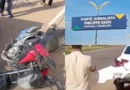 Acidente envolvendo dois carros e motocicleta é registrado no acesso à Ponte Rio Negro, em Manaus