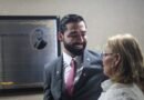 Eurico leva mãe atípica agredida à Câmara e pede mais acolhimento às famílias