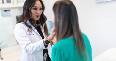 Solteiros apostam em skincare para cuidar da autoestima