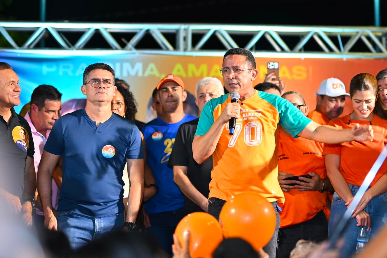 David destaca obras no Morro da Liberdade durante lançamento da candidatura de Daniel Almeida