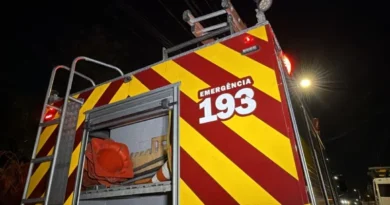 Incêndio de grandes proporções atinge terreno na zona Norte de Manaus