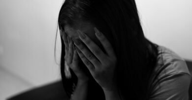 Mulher denuncia sequência de agressões do ex-namorado e da mãe dele em Manaus