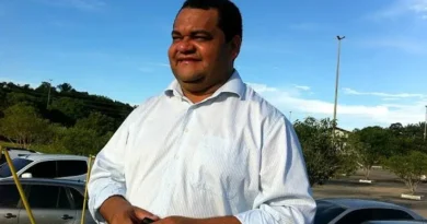 DENÚNCIAS NA FAF: ENQUANTO ROZENHA ACUMULA CARGOS, FUNCIONÁRIOS E ÁRBITROS RELATAM FALTA DE PAGAMENTO