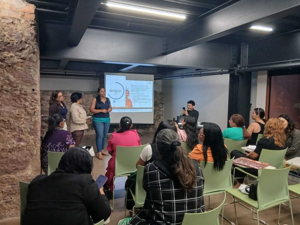 FavEla Empoder@ inicia capacitação de 263 mulheres