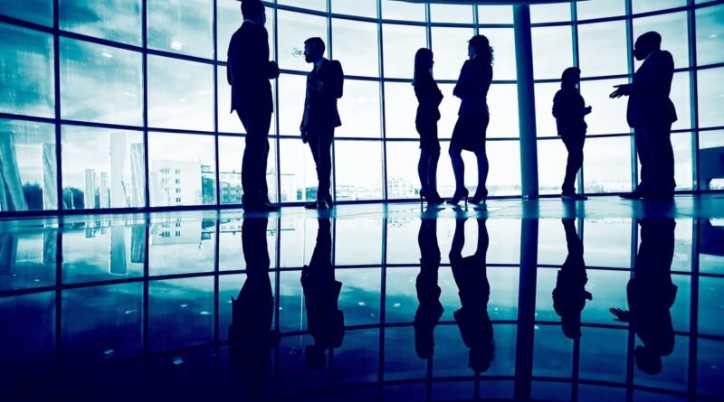 Empresas buscam profissionais flexíveis e reveem liderança