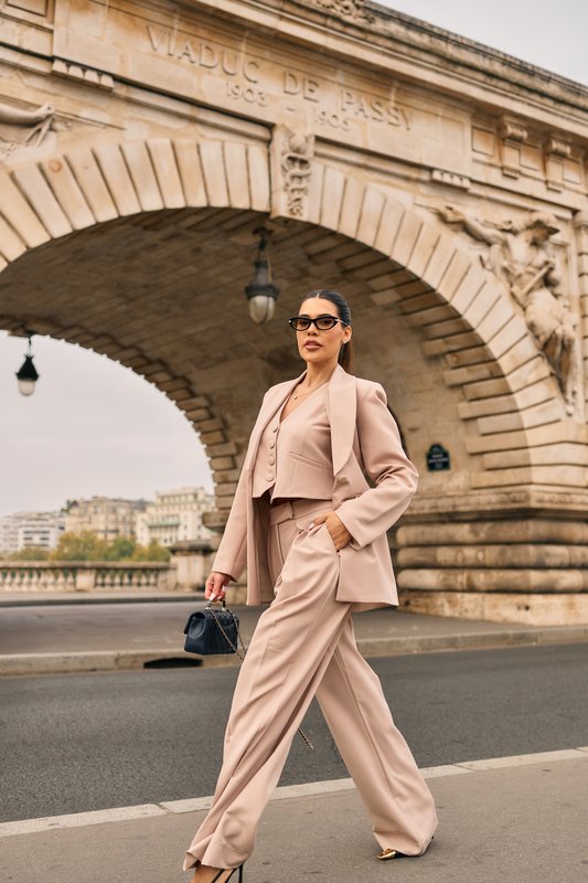 L&F leva sua alfaiataria a Paris em campanha internacional