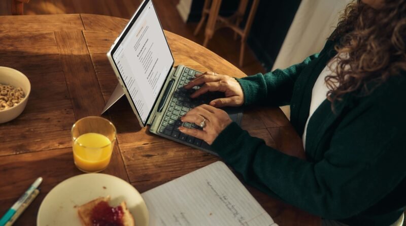 Pearson e AWS: IA reforça valor do ensino superior para 74%